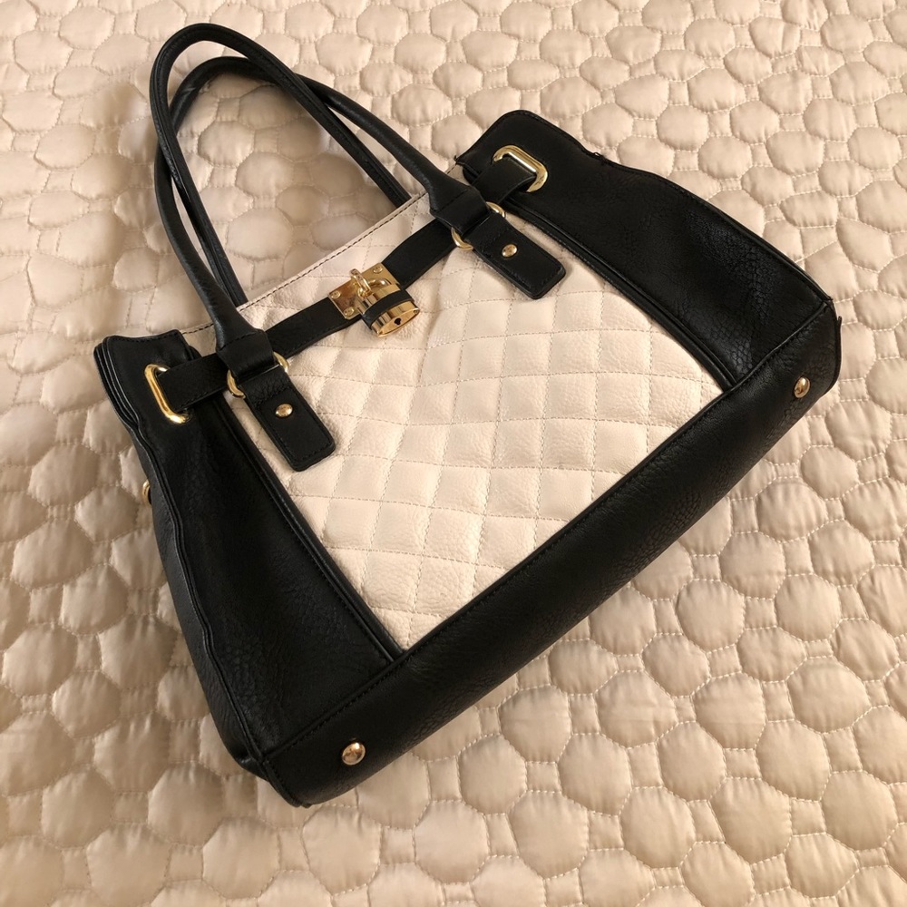 Charming Charlie Purse NEW